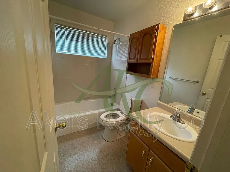 2730 Poplar St #B — Photo 14