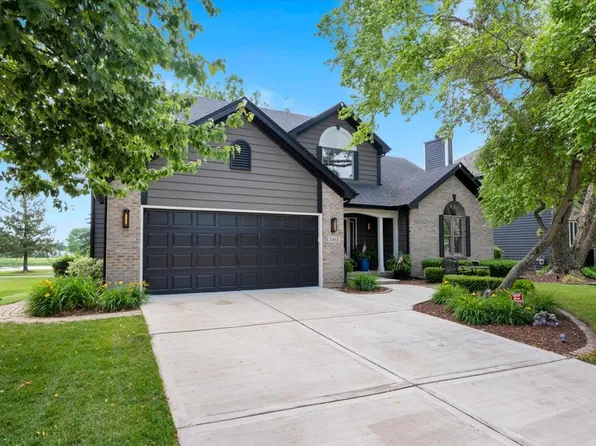 565 Blackberry Ridge Dr, Aurora, IL 60506