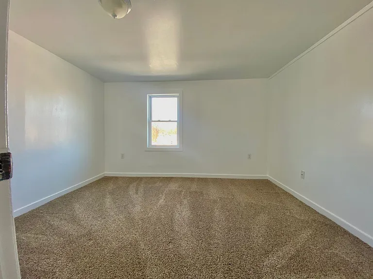 432 Albany Ave — Photo 5