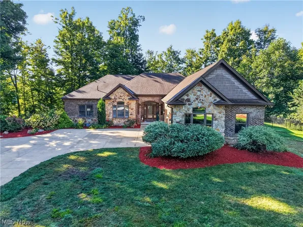 8487 Center St, Kirtland Hills, OH 44060