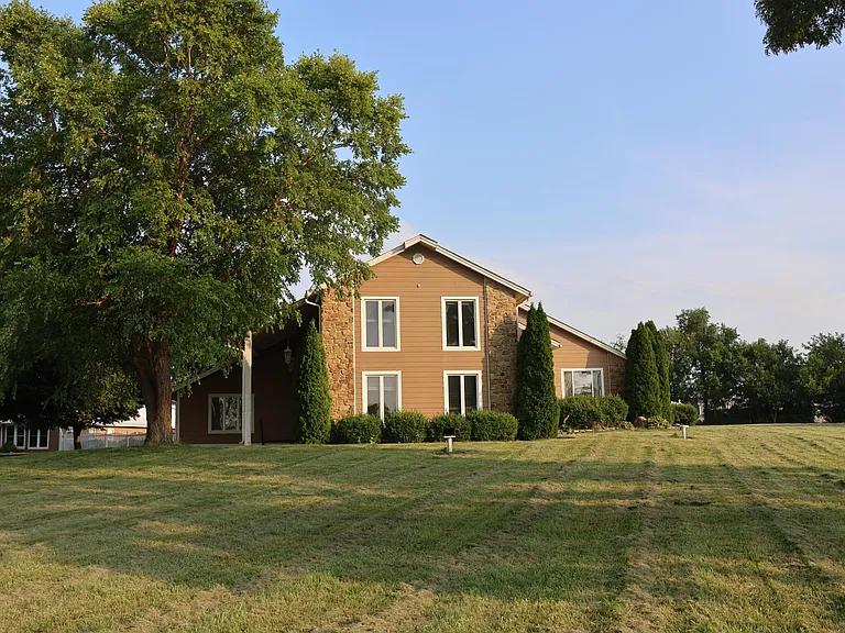 7305 E Edgewood Ave — Photo 2