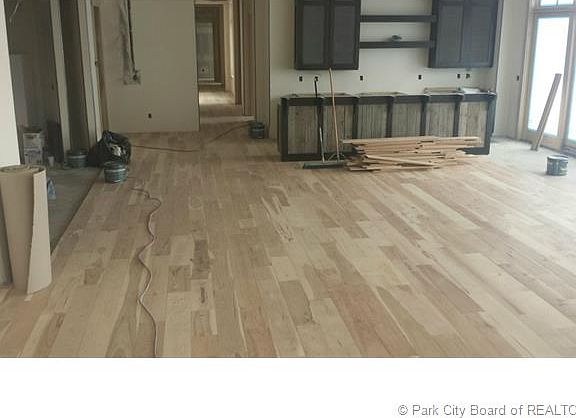 4th image of 2728 Deer Hollow Ct