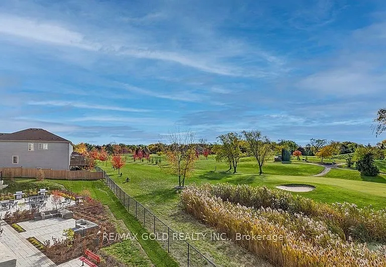 50 Herrick Ave — Photo 36