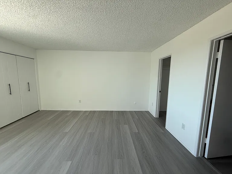 12540 Chandler Blvd #118 — Photo 13