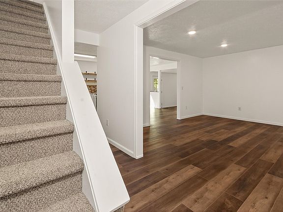 4th image of 199 Evergreen Rd
