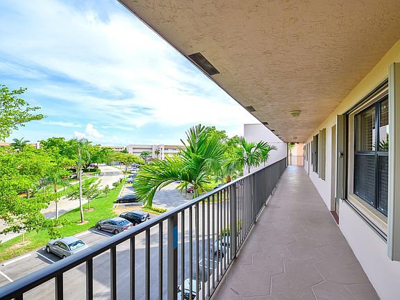 5th image of 2705 NW 104th Avenue #403