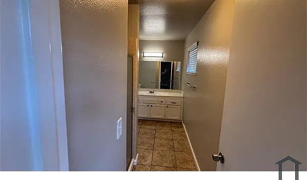 4050 N Benedict Ave — Photo 10