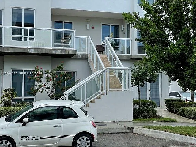 Landmark At Doral Condo 2 — Photo 4