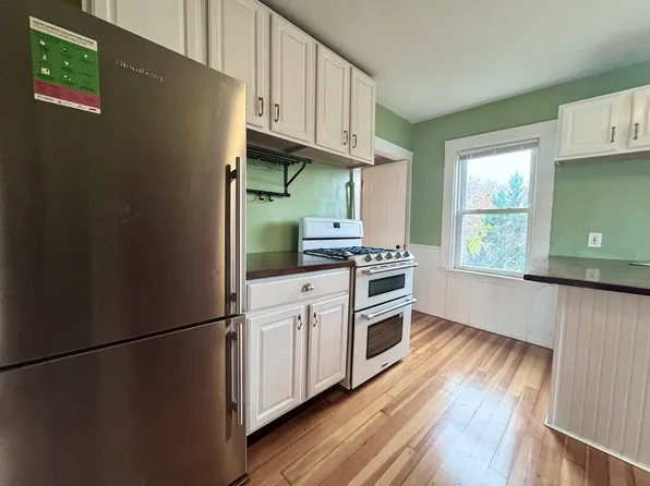 47 1/2 Jamaica St #2B, Jamaica Plain, MA 02130