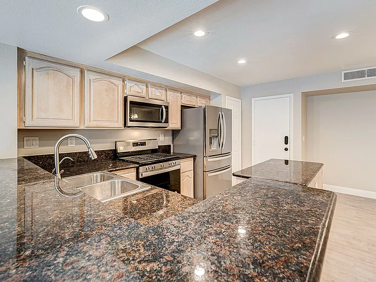 2641 Golden Sands Dr — Photo 8