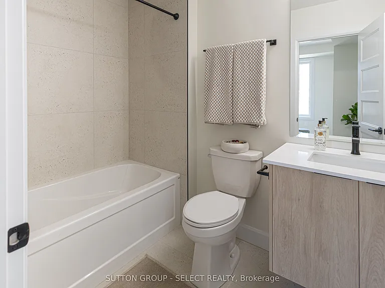 233 Upper Queen St #18 — Photo 25