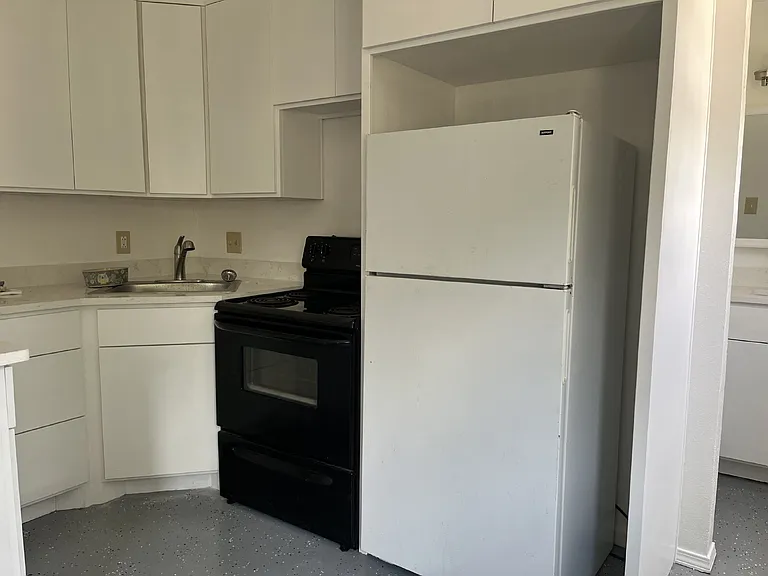 1711 Norwich Ave — Photo 7