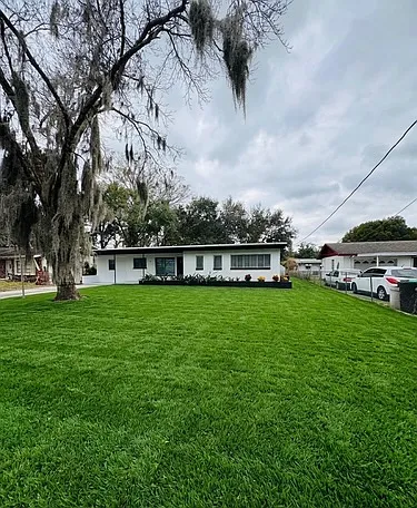 936 Pinedale Ave — Photo 1
