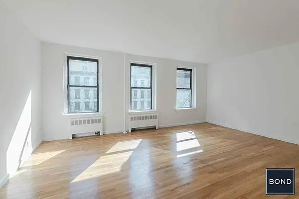 Rented by Bond New York | media 5