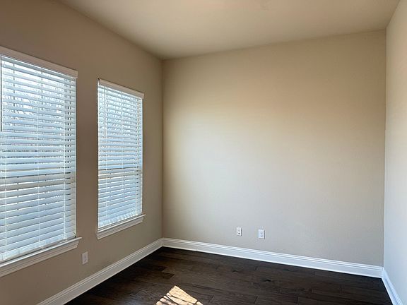 5th image of 4136 Crowe Ln