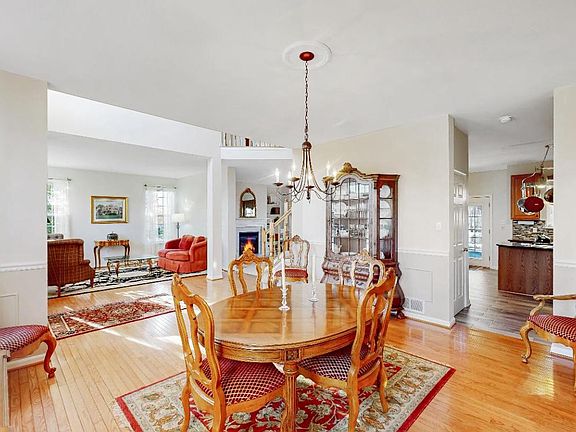 5th image of 1 Hogan Cir