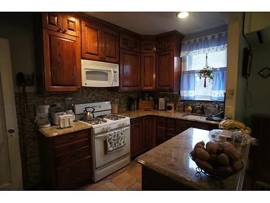 Sold by Ben Bay Realty Co. of Bay Ridge | media 2