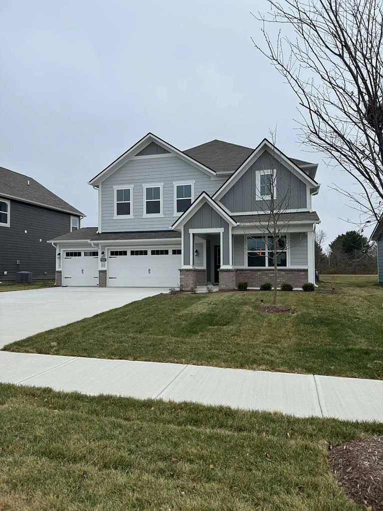 5 bed, 2856 sqft, $2,845 — Photo 1
