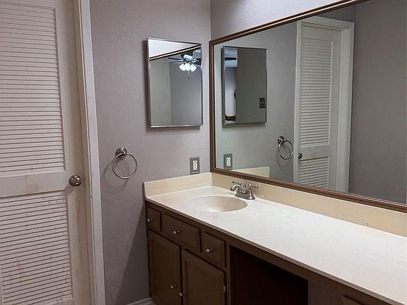 4th image of 2714 Creek Wood Ct