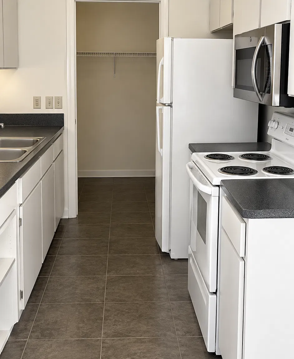 3 bed, 1646 sqft, $1,700 — Photo 2