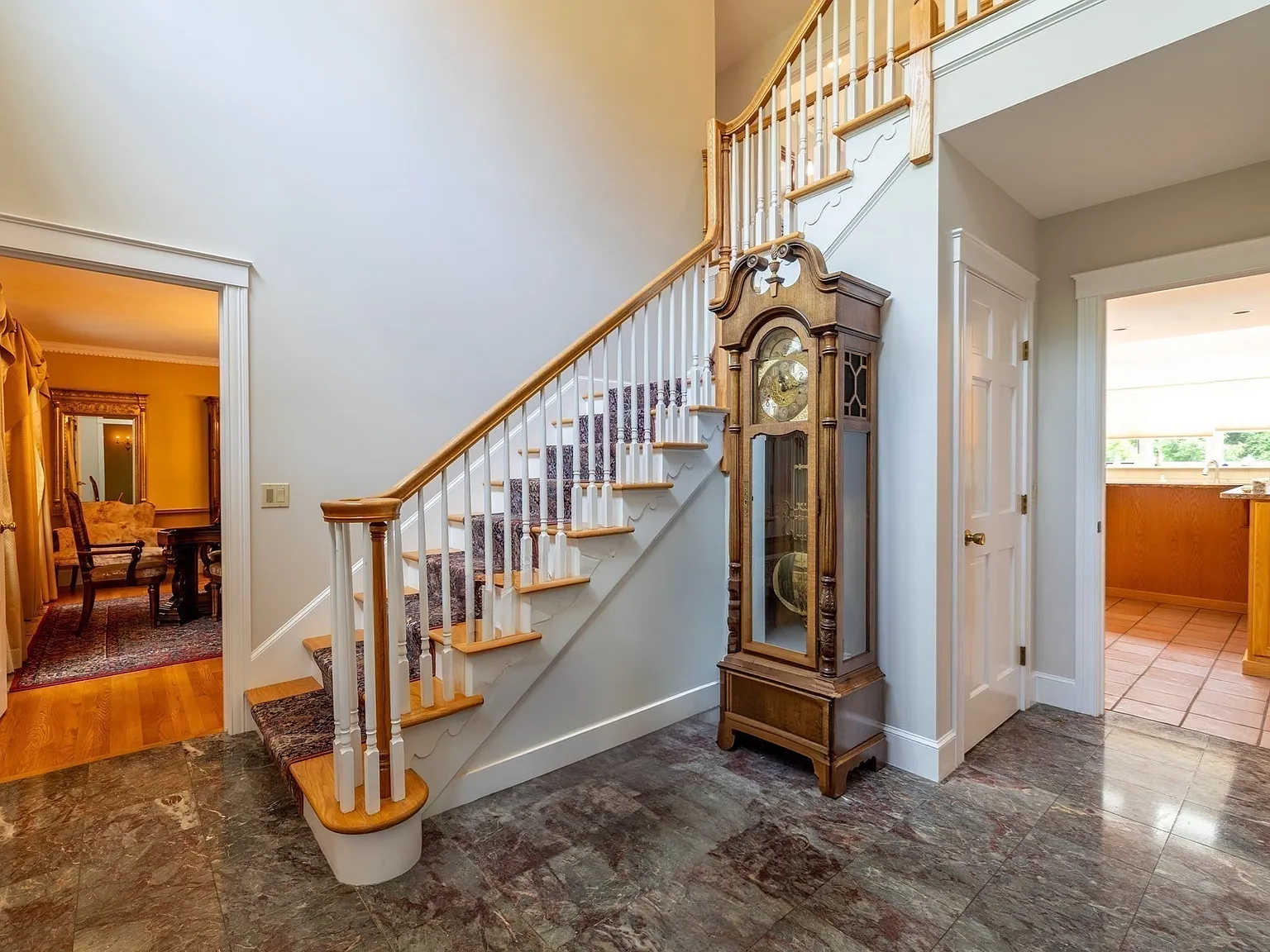 4 bed, 3.5 bath, 5670 sqft, $8,500 — Photo 4
