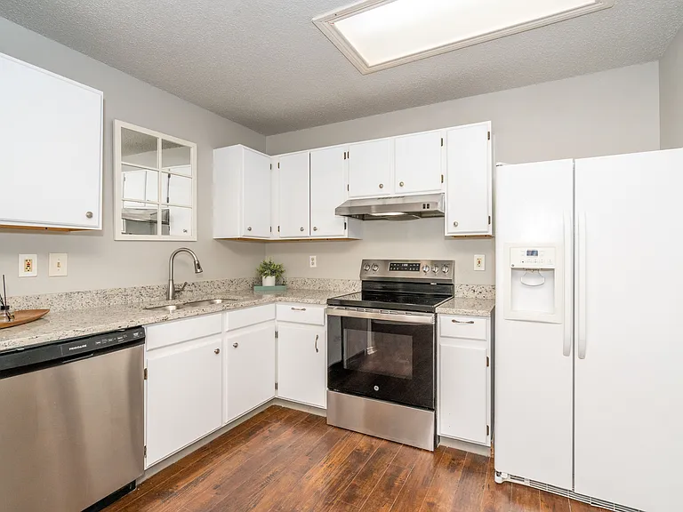 15503 Walnut Creek Dr — Photo 5