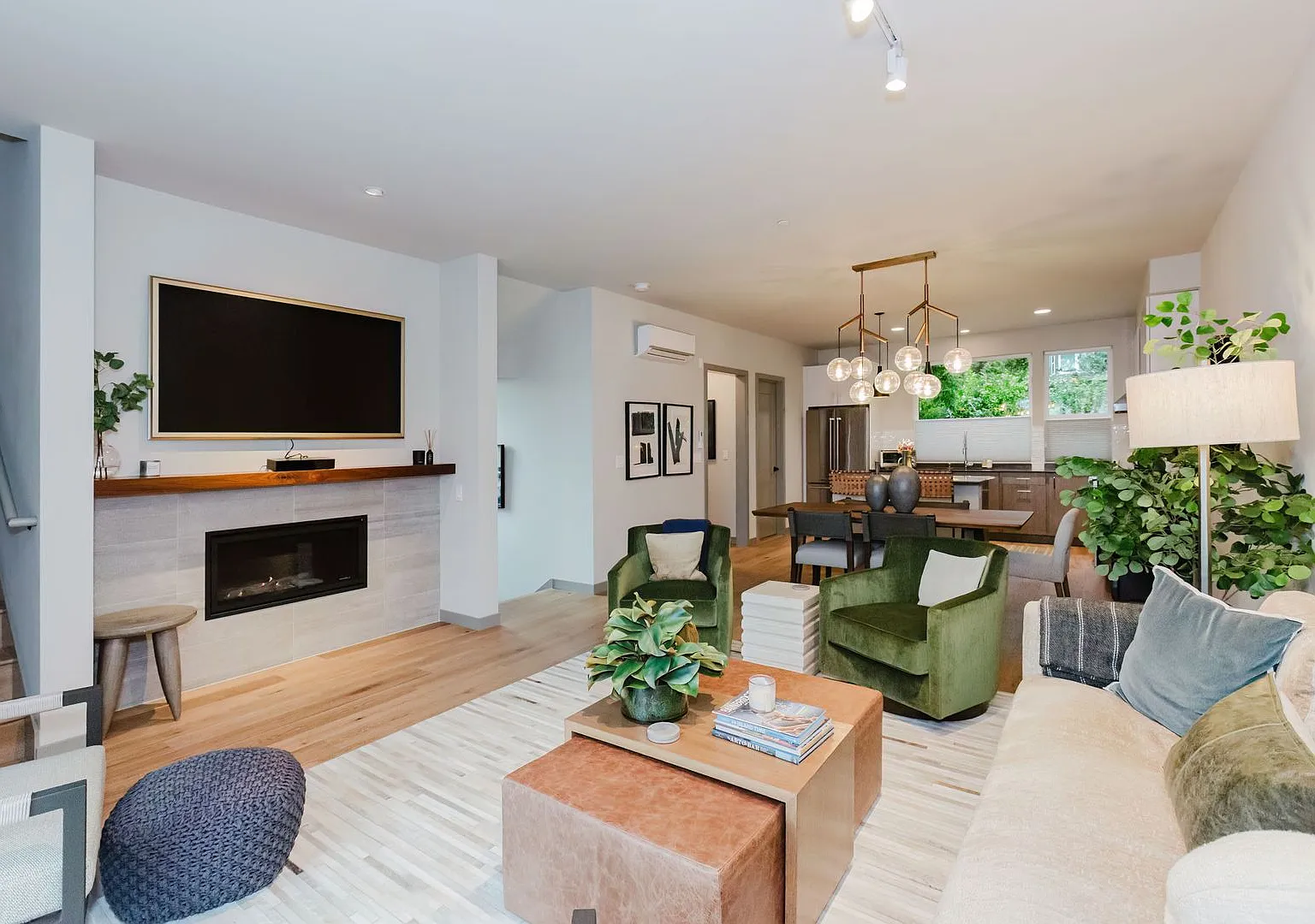 Refined Island Living Just Steps to Seattle Ferry in the Heart of Winslow — Photo 4