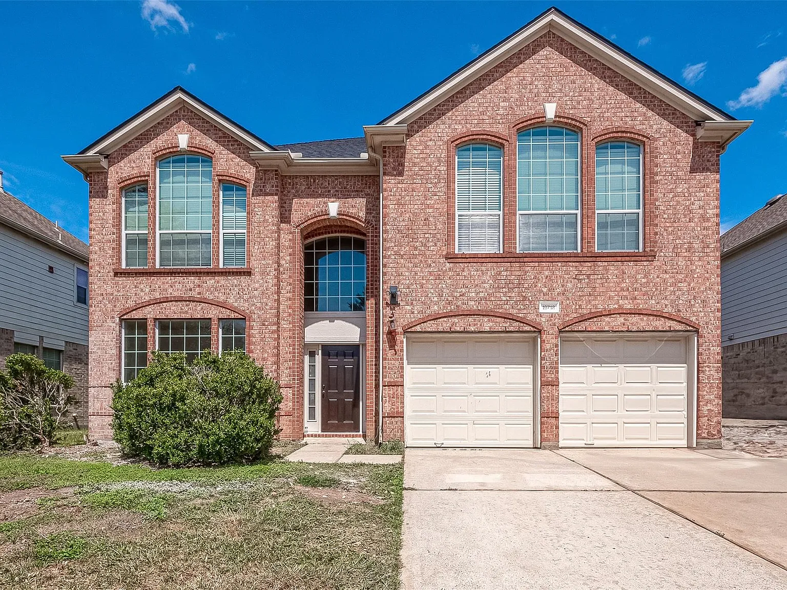 5 bed, 3.5 bath, 3306 sqft, $2,800 — Photo 1