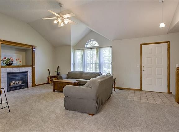 3rd image of 23623 W 58th St