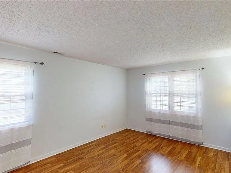 4507 Sir Johns Ln — Photo 12