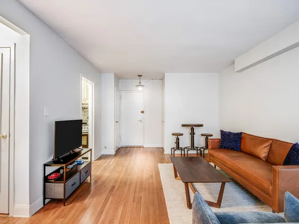 305 East 72nd Street image 3 of 9