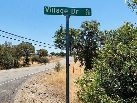5th image of 3005 Village Dr