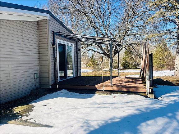 5th image of 998 Pinewood Rd