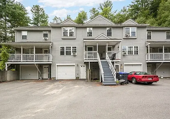 2 bed, 1.5 bath, 1400 sqft, $2,000 — Photo 1