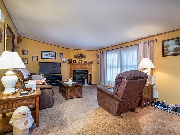 3rd image of 74 Angel Dr
