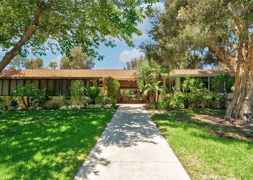 1st image of 867 Avenida Sevilla Unit P