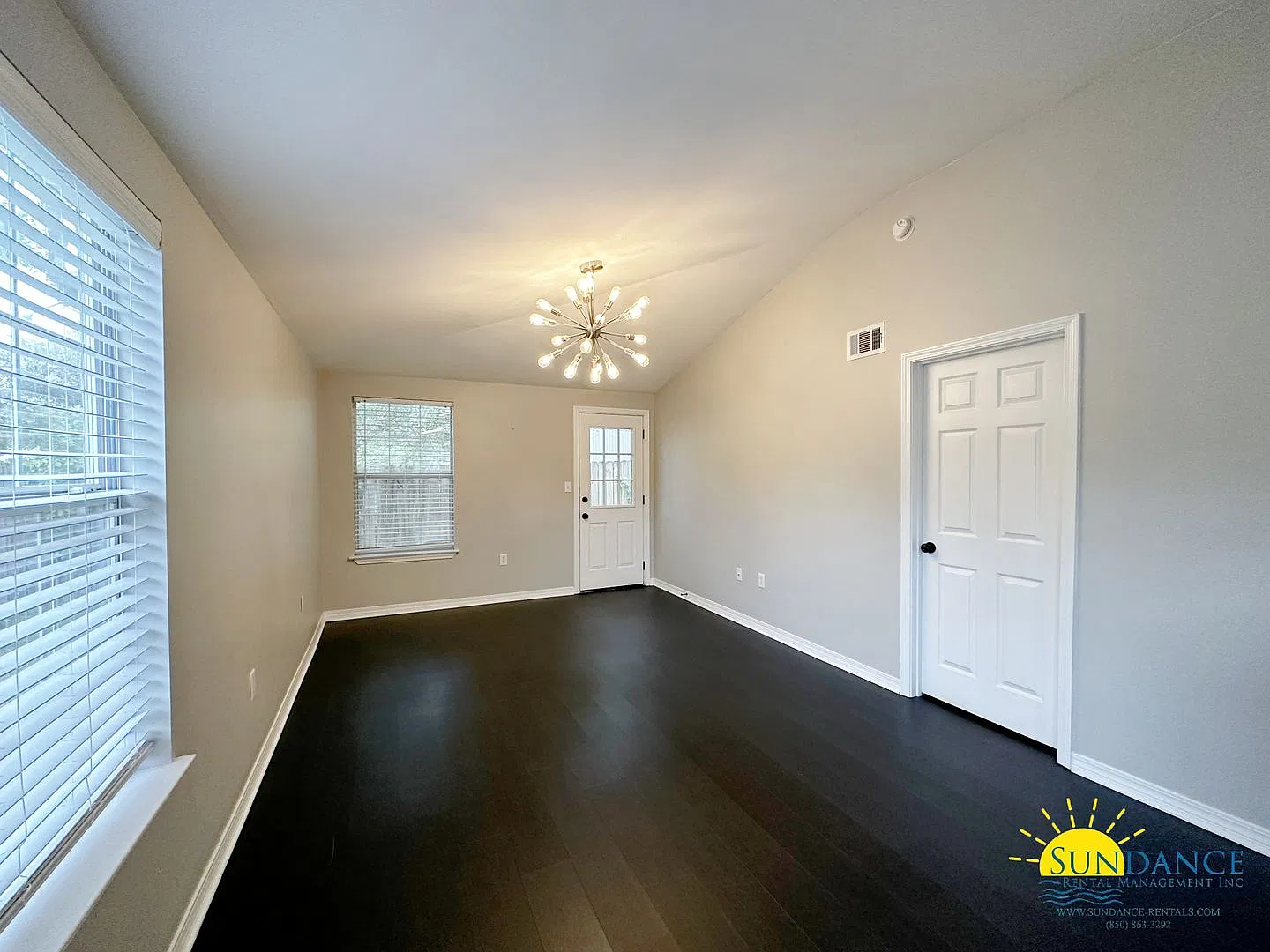 1810 Hurlburt Rd — Photo 2