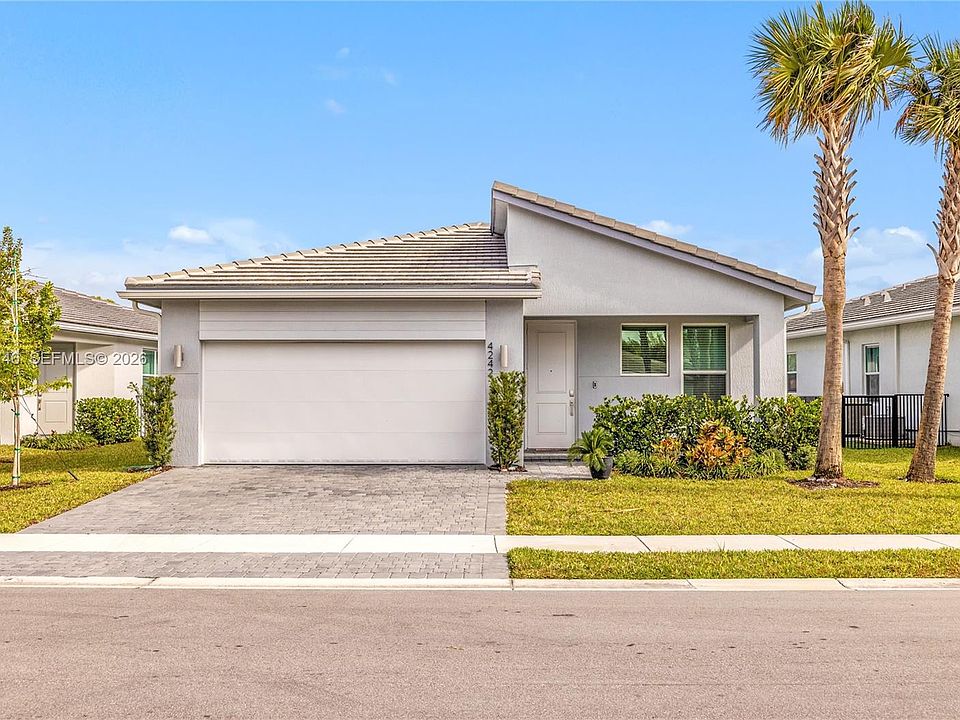 1st image of 4242 Rosa Dr