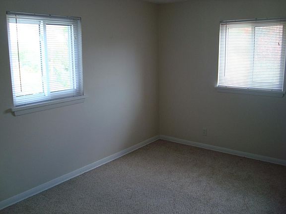 5th image of 21038 Southbend Cir APT 1