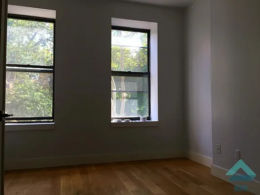 Rented by EXR | media 53