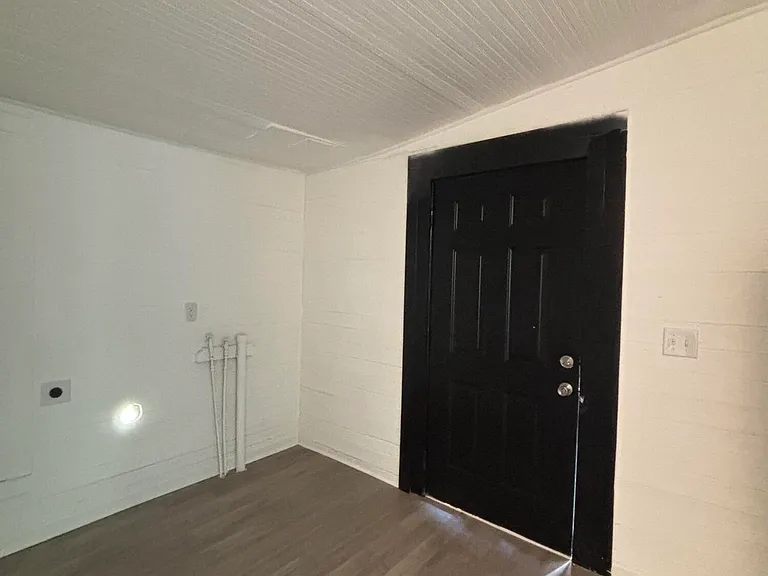 1744 Hicks St — Photo 3