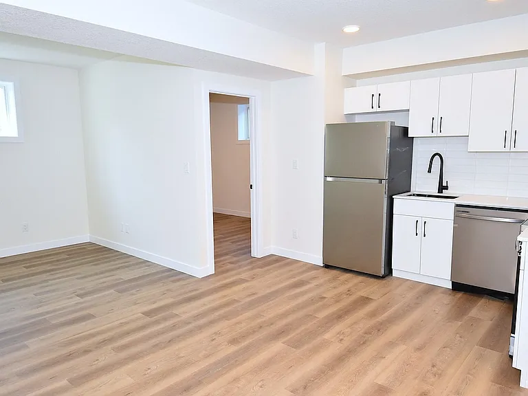 2133 5th Ave SW — Photo 42