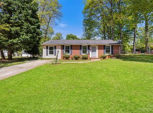 3713 Sudbury Rd, Charlotte, NC 28205