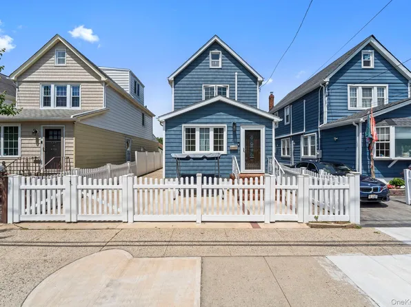 43 Dewitt Street, Valley Stream, NY 11580