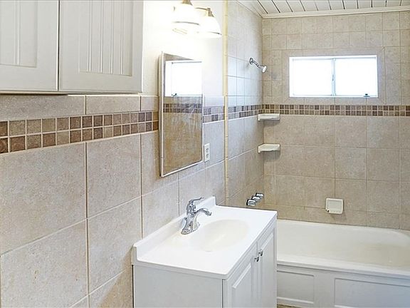 3rd image of 38616 Sumac Ave
