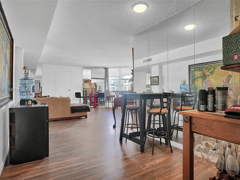 905 Brickell Bay Dr #1121 — Photo 3