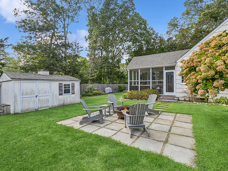 1181 Springs Fireplace Rd — Photo 22