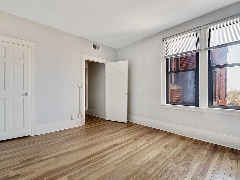 Fort Wood Apartments — Photo 40