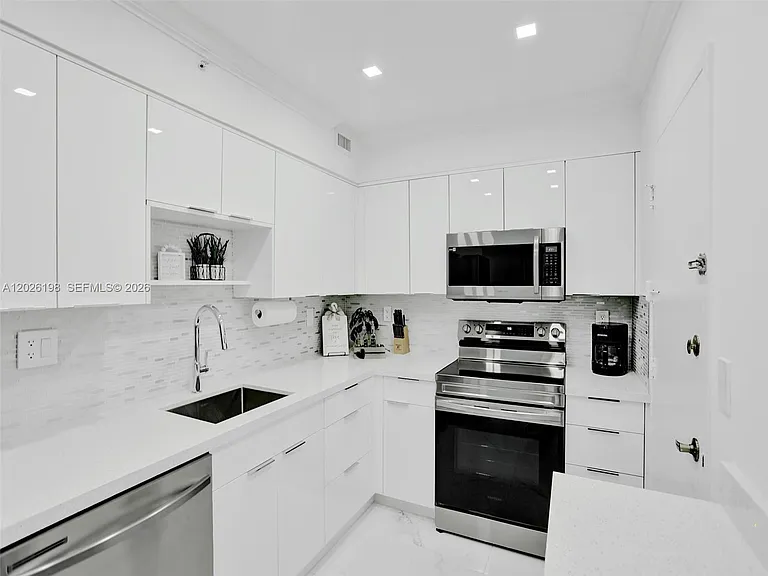 2501 S Ocean Dr #639 — Photo 14