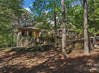 5040 Harbor View Dr E, Granite Falls, NC 28630